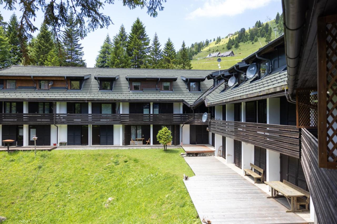 Apartma Krvavec - Cosy Mountain Retreat Cerklje na Gorenjskem Bagian luar foto