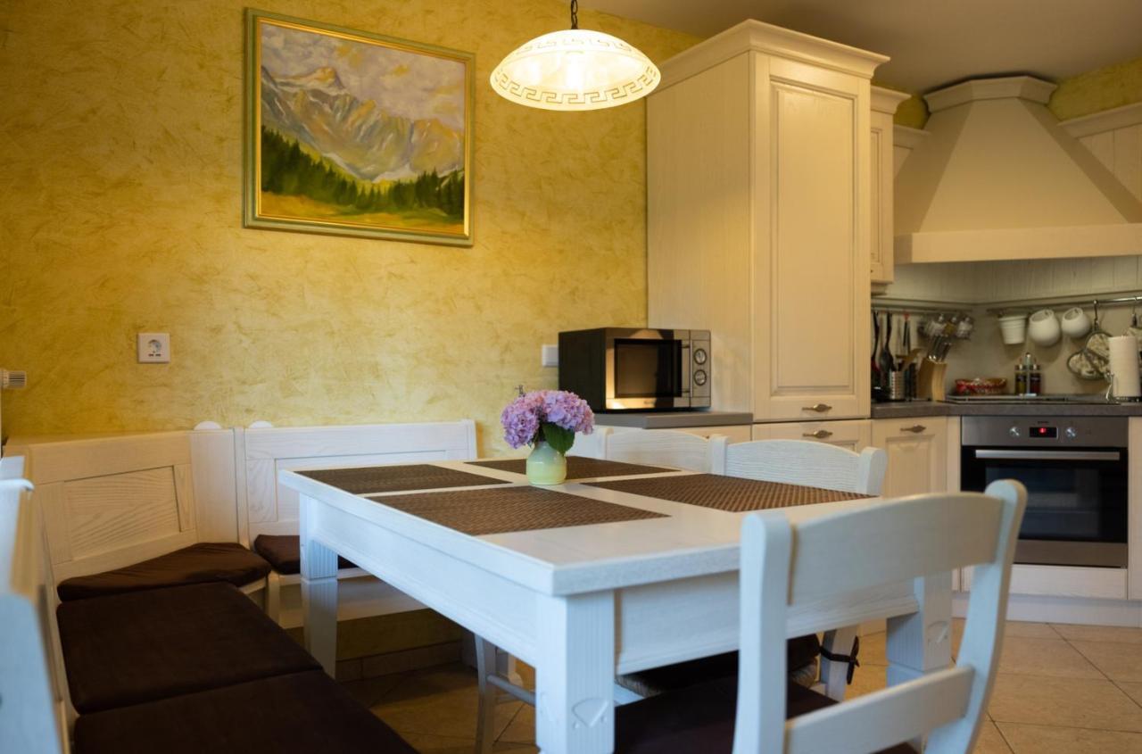 Apartma Krvavec - Cosy Mountain Retreat Cerklje na Gorenjskem Bagian luar foto